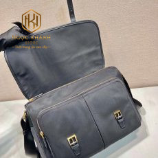 Túi đeo chéo nam Prada